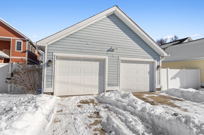 Building Photo - 2322 N Pennsylvania St