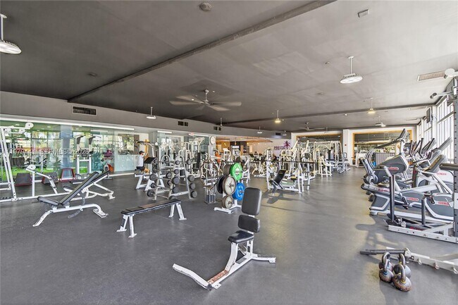 Building Photo - 1000 West Ave