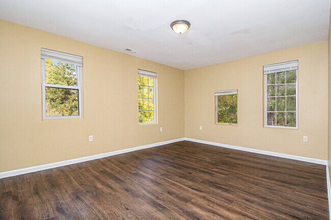 Building Photo - 1061 Centennial Ave