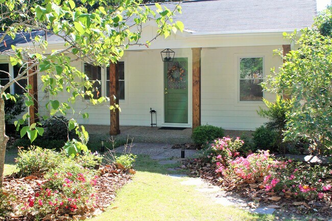 Building Photo - 275 Piney Ln