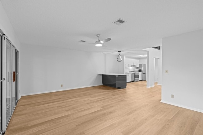 Building Photo - 1410 Ocean Dunes Cir