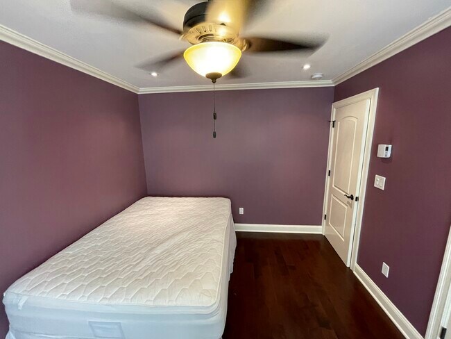 Building Photo - 47 Woodway Rd