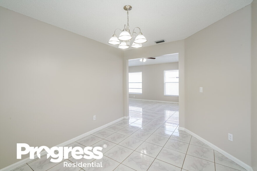 Building Photo - 9710 Red Clover Ave