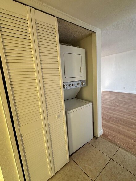 Building Photo - 8135 Sunrise Lakes Blvd