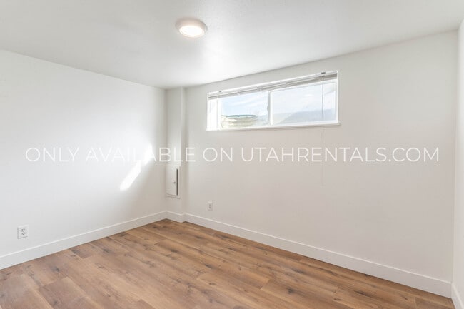 Building Photo - 289 N 300 W