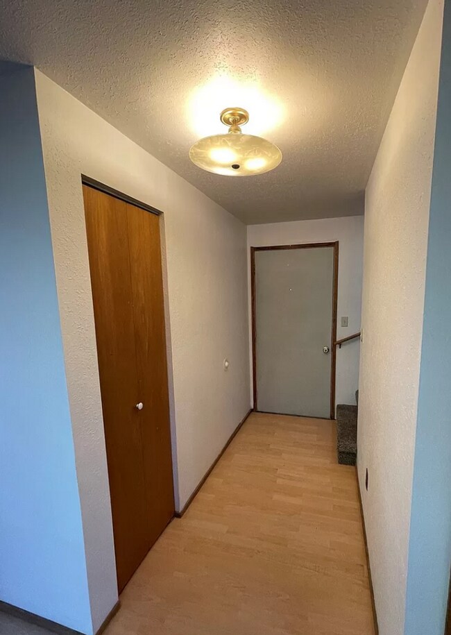 Building Photo - Custom 3 Bedroom Home for Rent