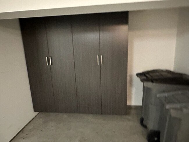 Building Photo - Dublin Hyde Park Modern Living Single Level Condo 4 Bed / 2 Bath, Amenities, Close to 580