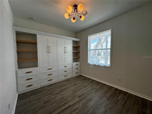 Building Photo - 15512 Sunquat Dr