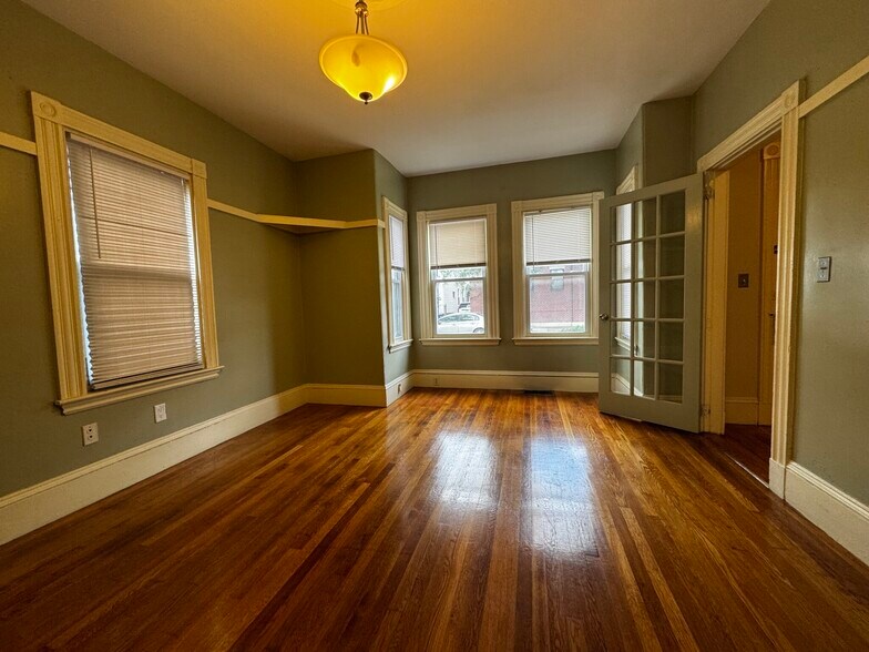 Building Photo - 374 Highland Ave