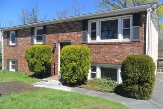 Building Photo - 171 Walnut St