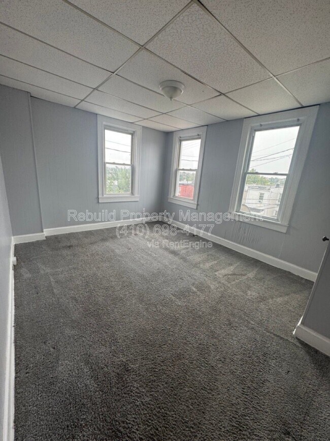 Building Photo - 2867 Lake Ave