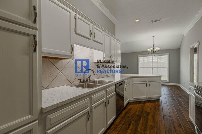 Building Photo - 3 Bed/2 Bath Home in Pearl
