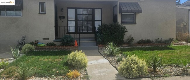 Primary Photo - 25 Dimaggio Ave