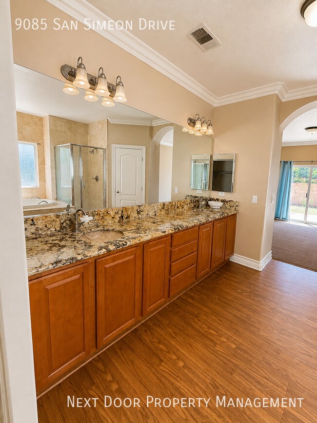 Building Photo - 9085 San Simeon Dr