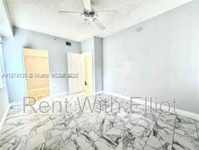 Building Photo - 2015 SE 10th Ave