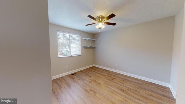 Building Photo - 8465 Yellow Leaf Ct
