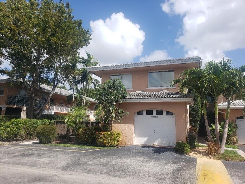 Primary Photo - 3259 NW 44th St