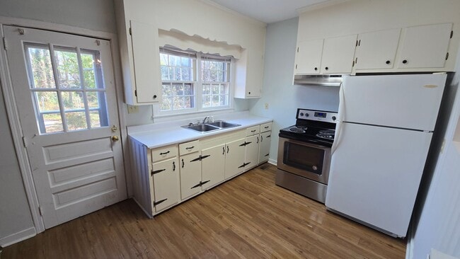 Building Photo - sunset1617