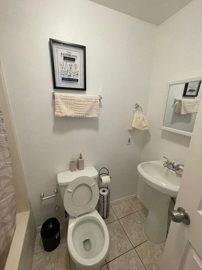 Building Photo - Fully Furnished House for Rent at 10953 Campbell Ave Riverside