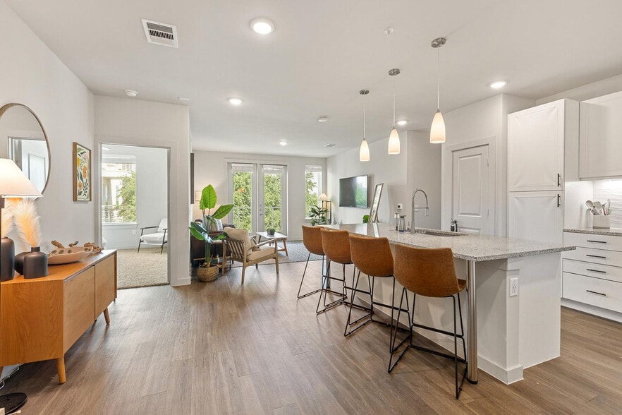 Building Photo - 5820 1/2 Cameron Road-SI FL3-ID1303393P