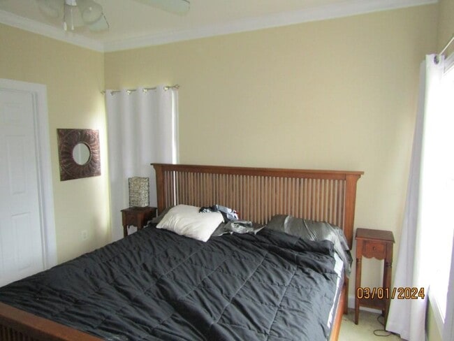 Building Photo - 2057 Silvercrest Dr