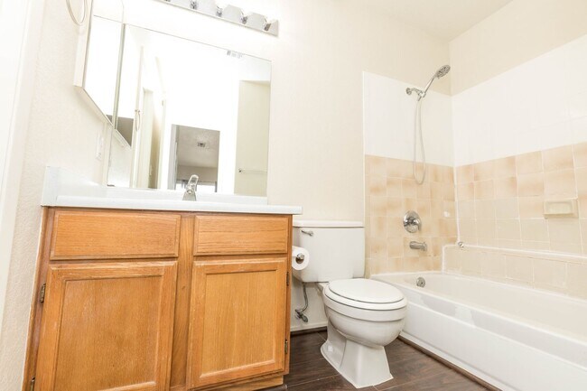Building Photo - Now Available for Rent 2 Bedroom at Vizcaya