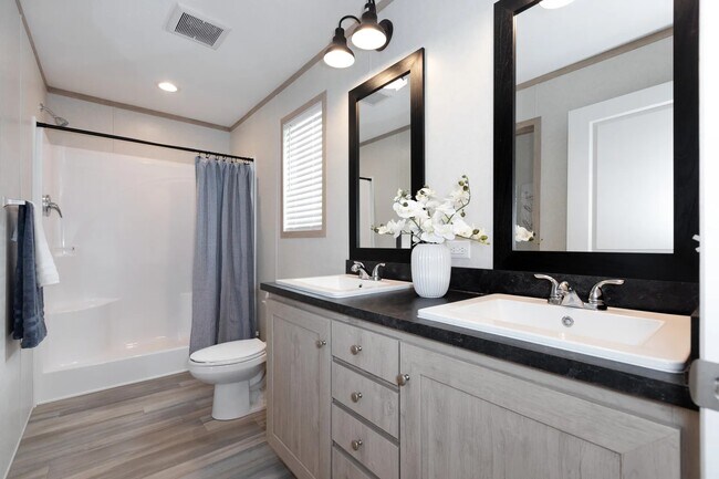 Building Photo - 5507 Colonial Trail