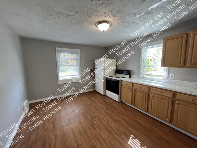 Building Photo - 80 Charlotte St