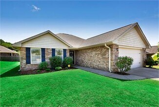 Building Photo - Charming 3-Bedroom, 2-Bath Home – 1,382 Sq Ft