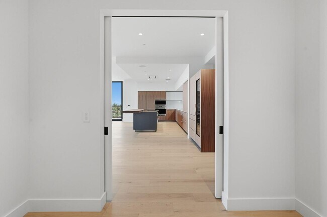 Building Photo - 4849 N Camelback Rdg Dr