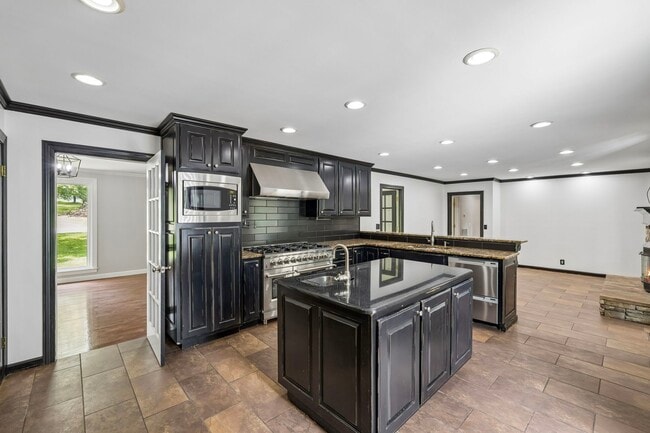 Building Photo - 326 Draper Cir