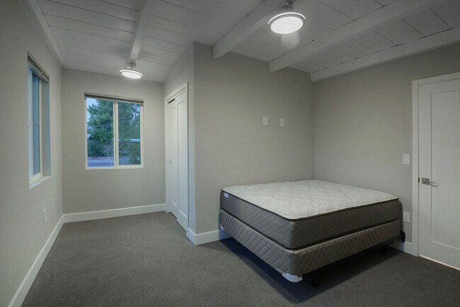 Building Photo - PRE-LEASE FOR AUGUST 2026 - Gorgeous home ...