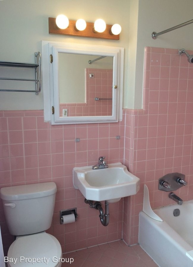 Building Photo - 1395 Church St