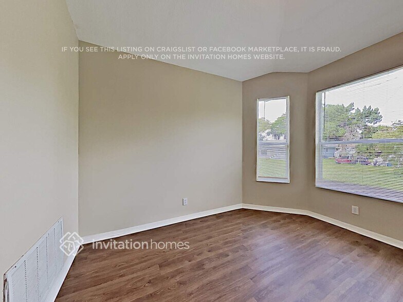 Building Photo - 1605 22nd Ave W