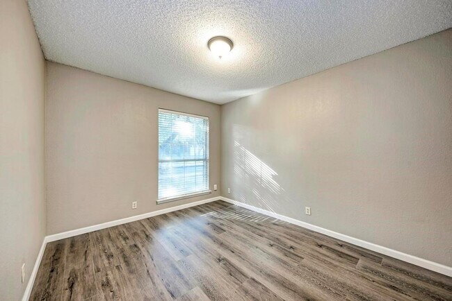Building Photo - 9113 Edwardson Ln