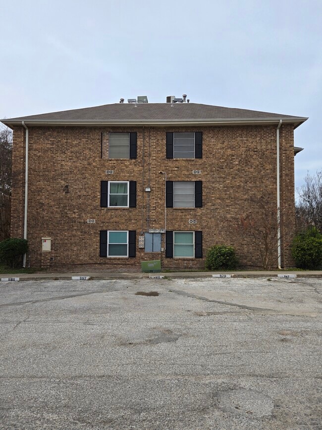 Building Photo - 1819 Babcock Rd