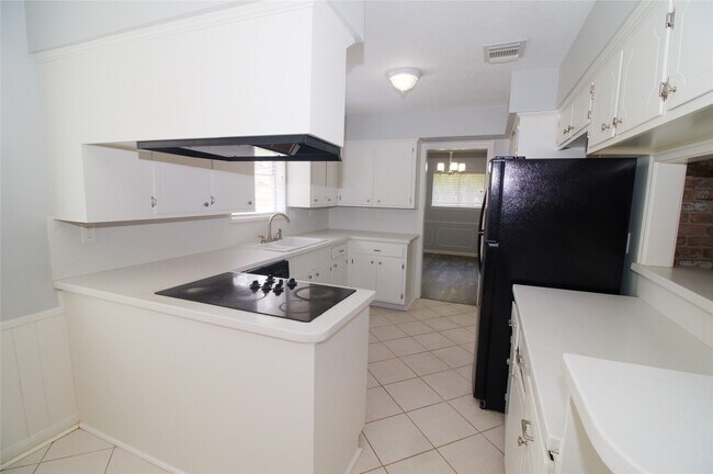 Building Photo - 1030 Montour Dr