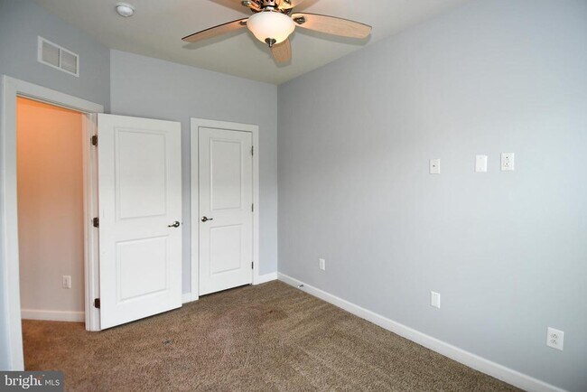 Building Photo - 409 Hydrangea Place