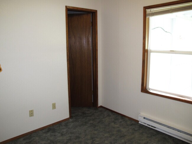 Building Photo - Stewart (1001 NW Crosby Ave)