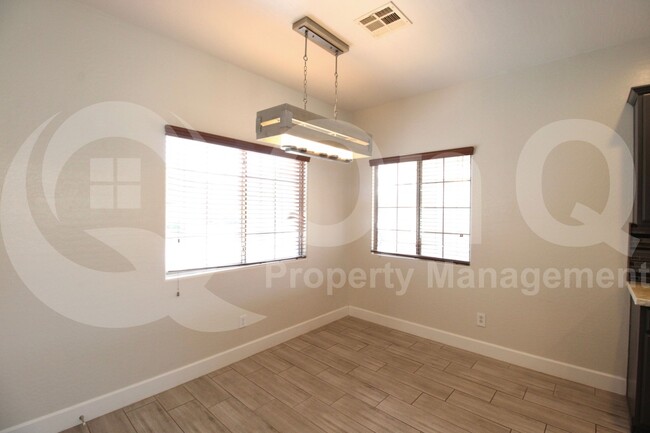 Building Photo - 19350 E Carriage Way