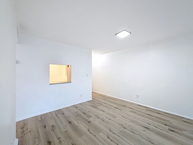 Building Photo - Newly remodeled  2 BEDROOM 2 BATH