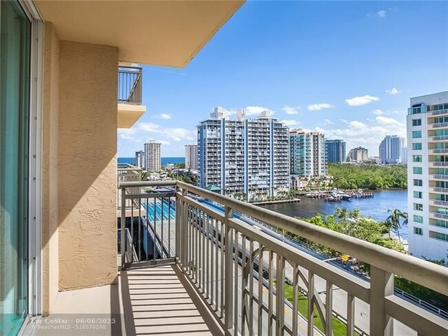 Building Photo - 1040 Seminole Dr