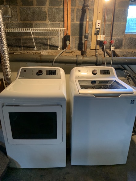 Building Photo - 307 Warren St