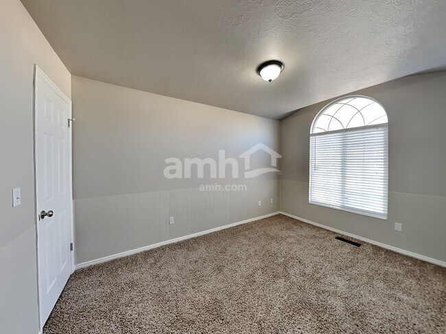 Building Photo - 3147 W 1200 N