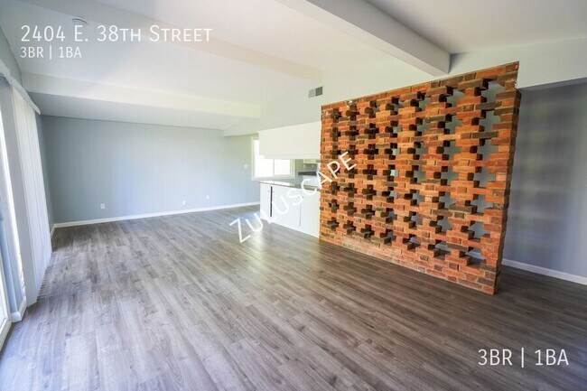 Building Photo - 2404 E 38th St