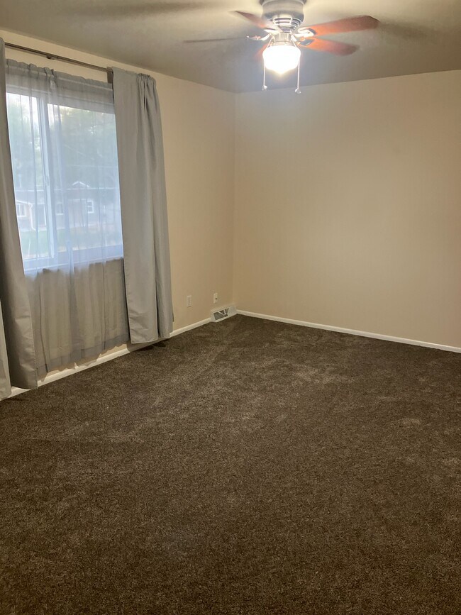 Bedroom #1 - 5390 King Ct