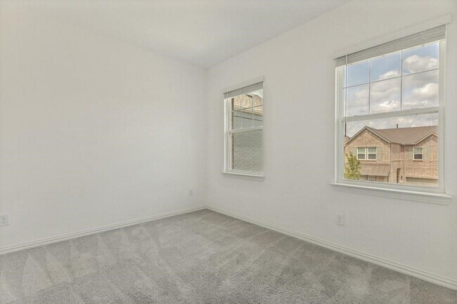 Building Photo - 4265 Watson Wy