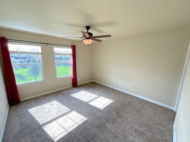 Building Photo - 3 Bedroom Townhome Available Near Dublin B...