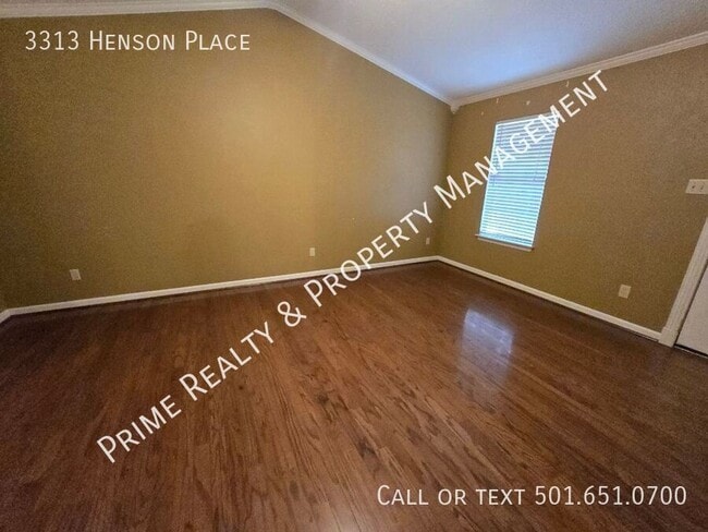Building Photo - 3313 Henson Pl