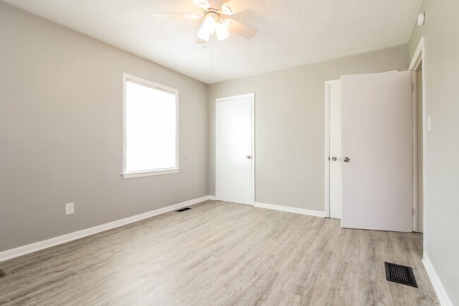 Building Photo - Charming Home in Spartanburg!